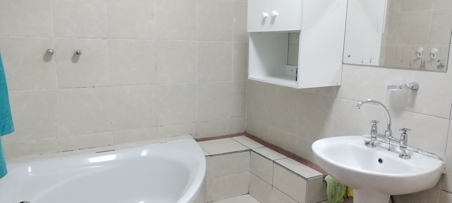 3 Bedroom Property for Sale in Gustrouw Western Cape